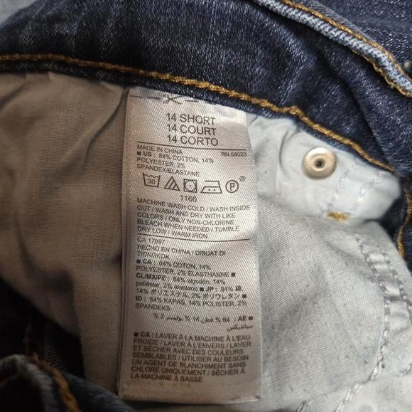 Old Navy Curvy Fit Bootcut Jeans Size 14 Short – Dark Wash Mid-Rise (Sold Out!) - Picture 4 of 5